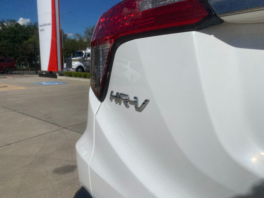 2019 Honda HR-V  VTi SUV Image 21