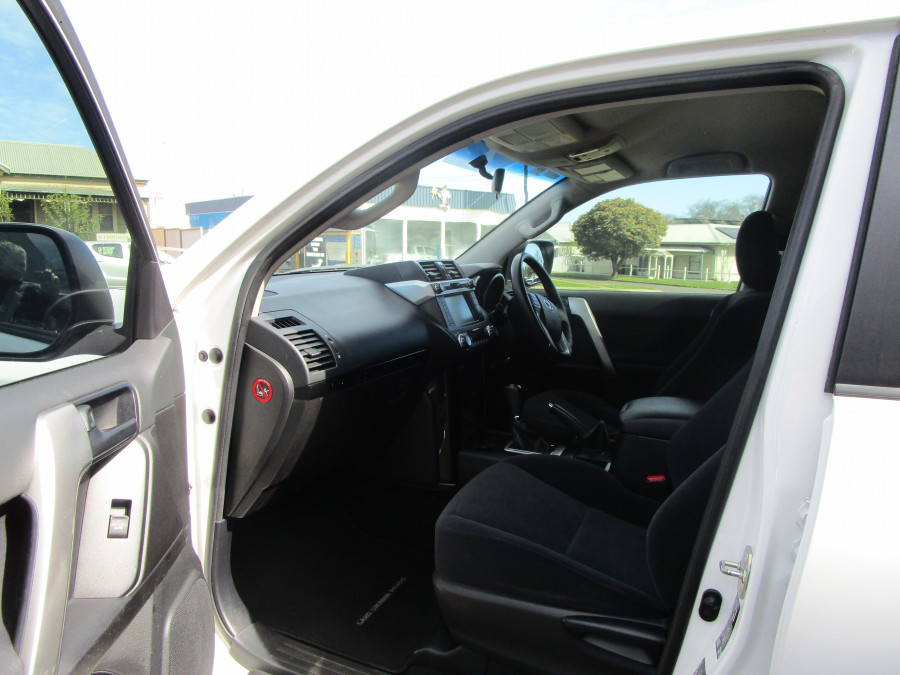 2015 Toyota LandCruiser Prado GDJ150R GXL SUV Image 18