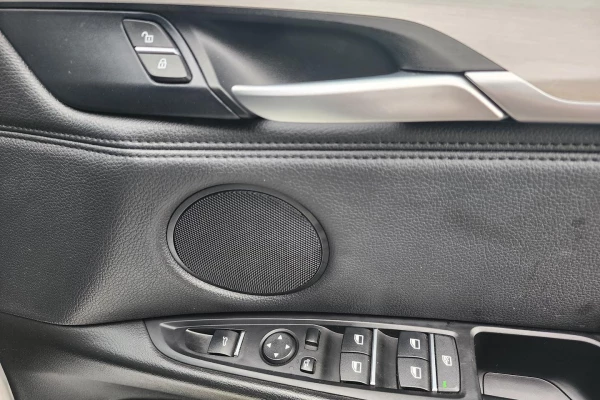 2016 BMW X5 F15 sDrive25d SUV Image 10