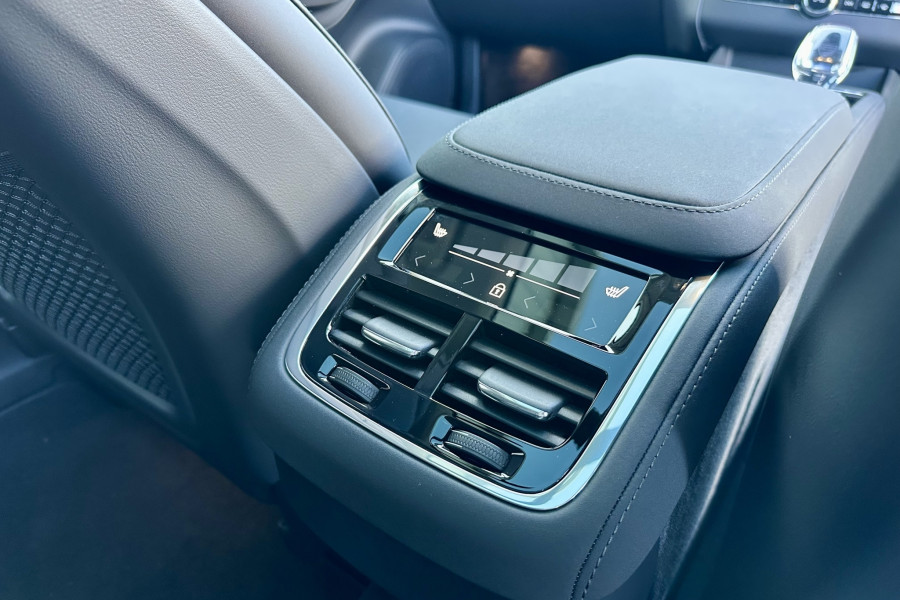 2025 Volvo XC90 L Series Ultra B5 Bright SUV Image 18