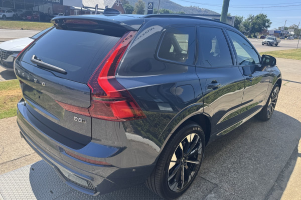 2026 Volvo XC60 UZ Ultra B5 Dark SUV Image 5