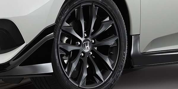 <img src="17-INCH BLACK ALLOY WHEELS