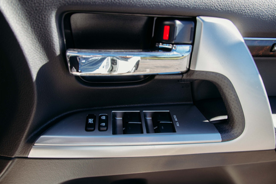 2012 MY13 Toyota LandCruiser VDJ200R Sahara SUV Image 33