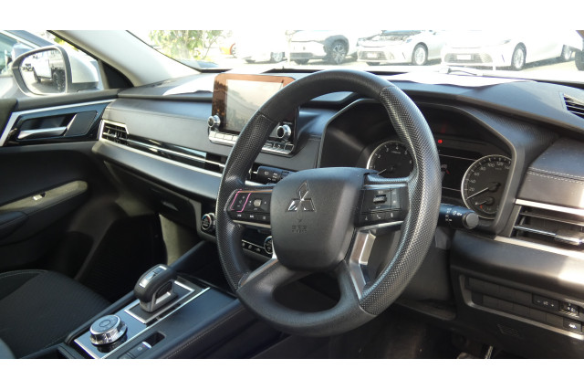 2022 MY22.5 Mitsubishi Outlander ZM MY22.5 ES 7 SEAT 2WD SUV Image 14