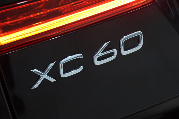 2024 MY25 Volvo XC60  Ultra T8 Plug-In Hybrid SUV Image 5