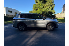 2022 MY24 Mitsubishi Outlander ZM LS SUV