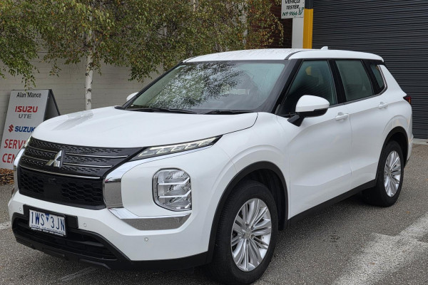 2023 Mitsubishi Outlander ZM ES SUV Image 3