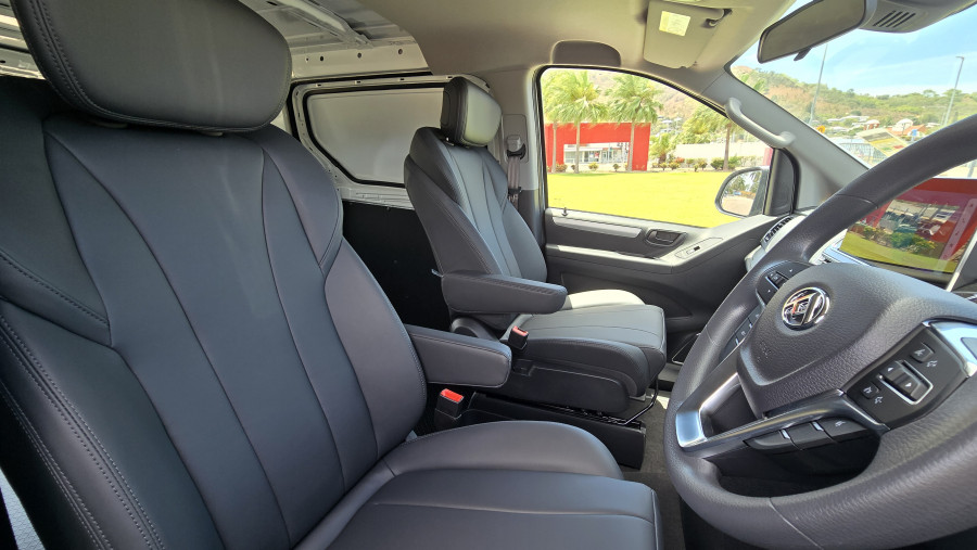 2026 MY25 LDV G10 SV7C + Van Image 9