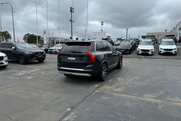 2021 Volvo XC90 L Series  T6 In Wagon Image 3
