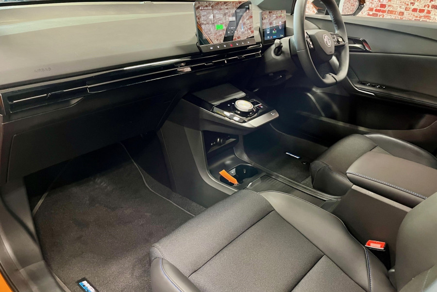 2023 MG MG4 Essence Long range (530km) Hatch Image 12