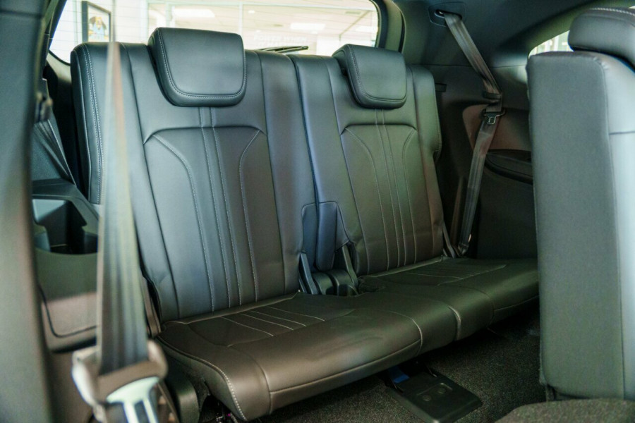 2026 MY25.5 Isuzu MU-X RJ LS-T SUV Image 9