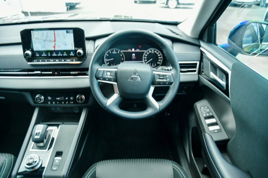 2023 MY24 Mitsubishi Outlander ZM LS SUV Image 10