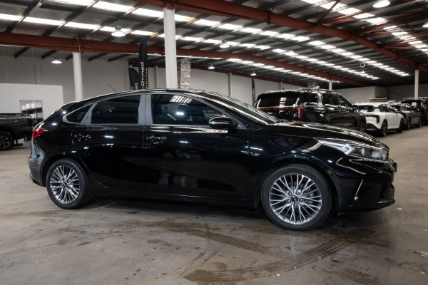 2021 MY1  Kia Cerato BD Sport+ Hatch image 3