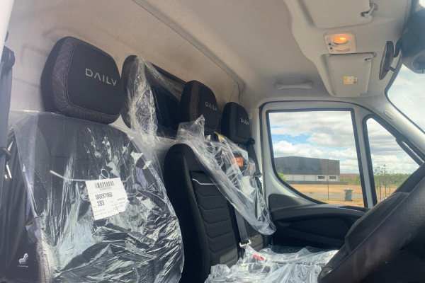 2025 Iveco Daily Van Van Image 17