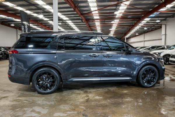 2023 Kia Carnival KA4 Special Edition People Mover image 3