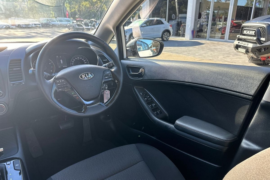 2017 Kia Cerato YD Sport Hatch Image 7