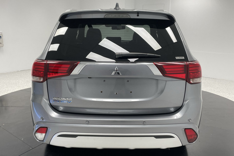 Used 2019 Mitsubishi Outlander PHEV Exceed 218468 Klosters Used