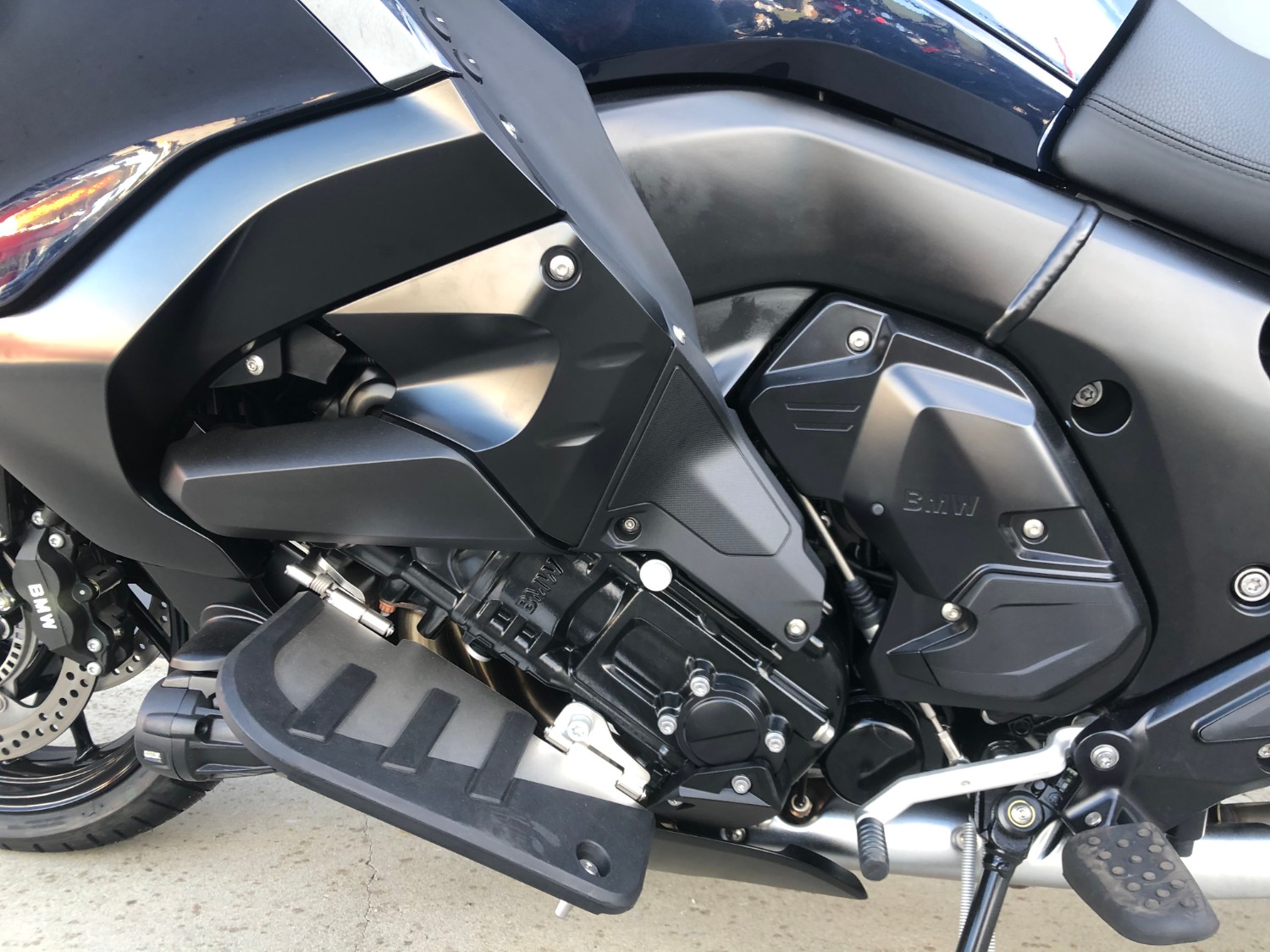2019 BMW K1600 B Deluxe Motorcycle Image 8