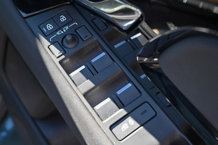 2026 MY26.5 Land Rover Range Rover Evoque L551 P250 Dynamic SE SUV