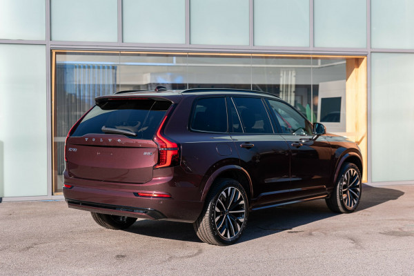 2026 Volvo XC90 L Series Ultra B5 Dark SUV Image 2