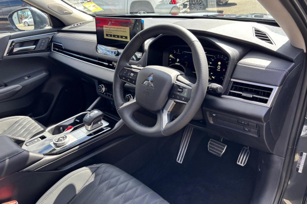 2025 Mitsubishi Outlander ZM Exceed SUV Image 18