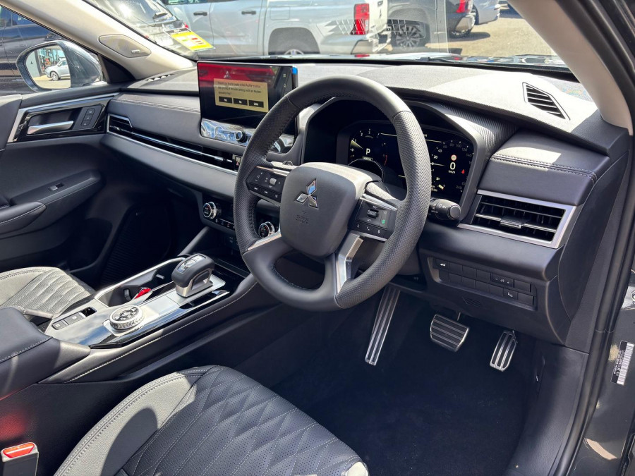 2025 Mitsubishi Outlander ZM Exceed SUV Image 18