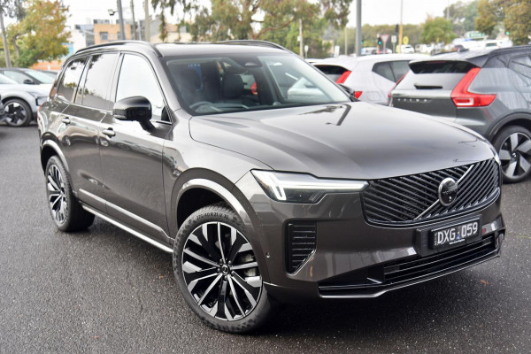 2025 MY26 Volvo XC90 L Series Ultra B5 Dark SUV Image 1