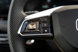 2025 MY24.5 MG HS AS33 Essence SUV