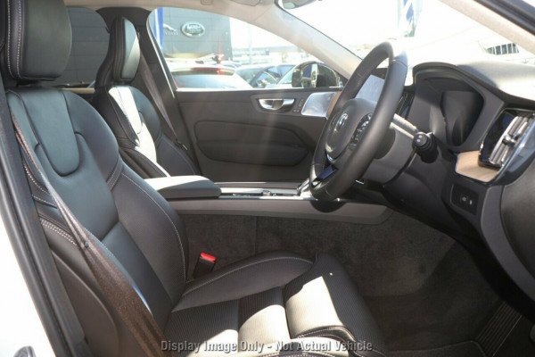 2026 Volvo XC60 UZ Ultra B5 Dark SUV Image 9