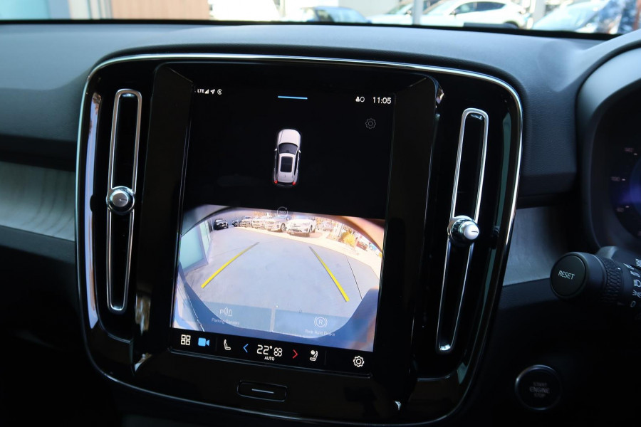 2024 Volvo XC40 XZ Plus B4 SUV Image 18