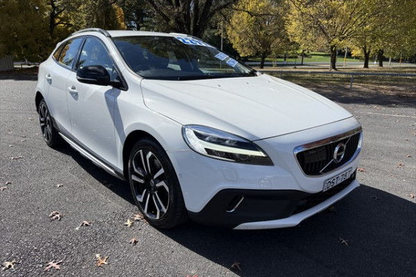 2017 MY18 Volvo V40 Cross Country M Series D4 Pro Hatch Image 1