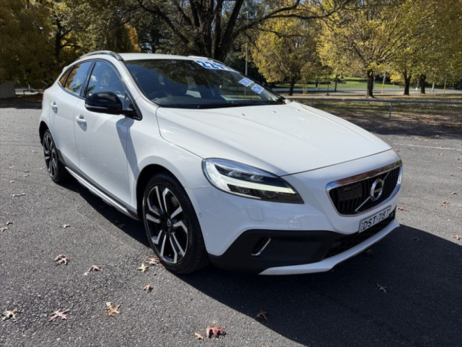 2017 MY18 Volvo V40 Cross Country M Series D4 Pro Hatch Image 1