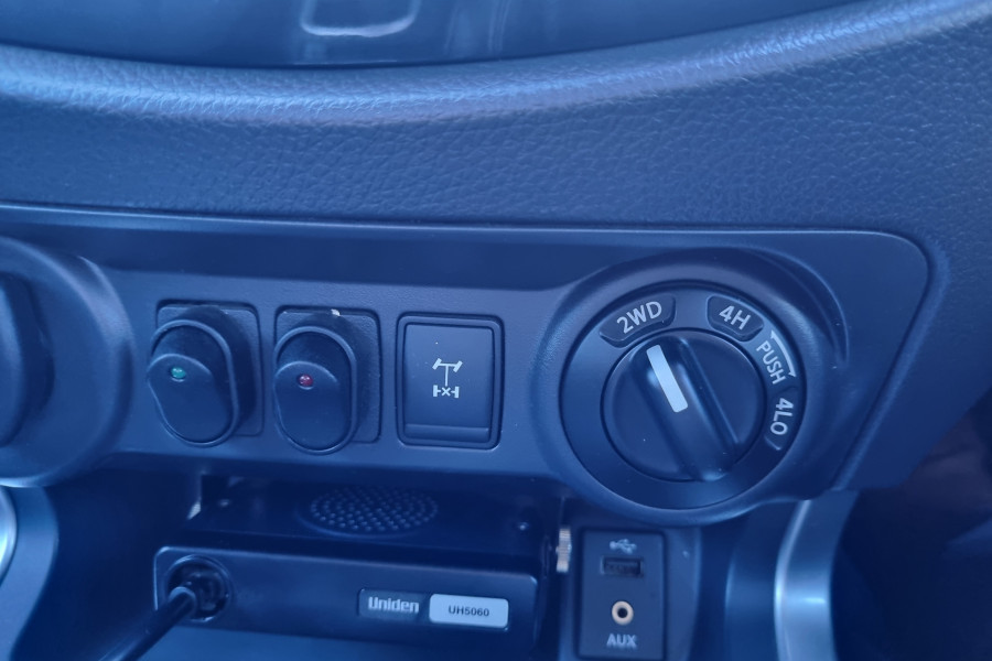 2017 Nissan Navara D23 ST King Cab Pickup Image 14
