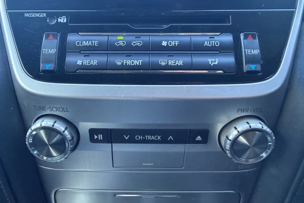 2019 Toyota LandCruiser VDJ200R Sahara SUV Image 21