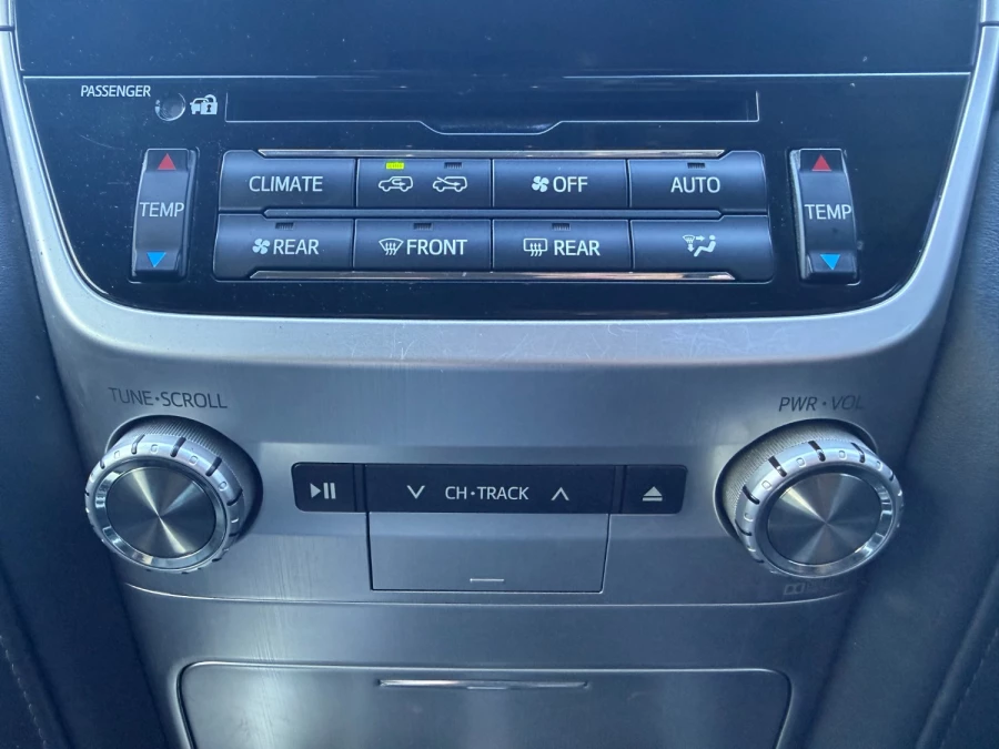 2019 Toyota LandCruiser VDJ200R Sahara SUV Image 21