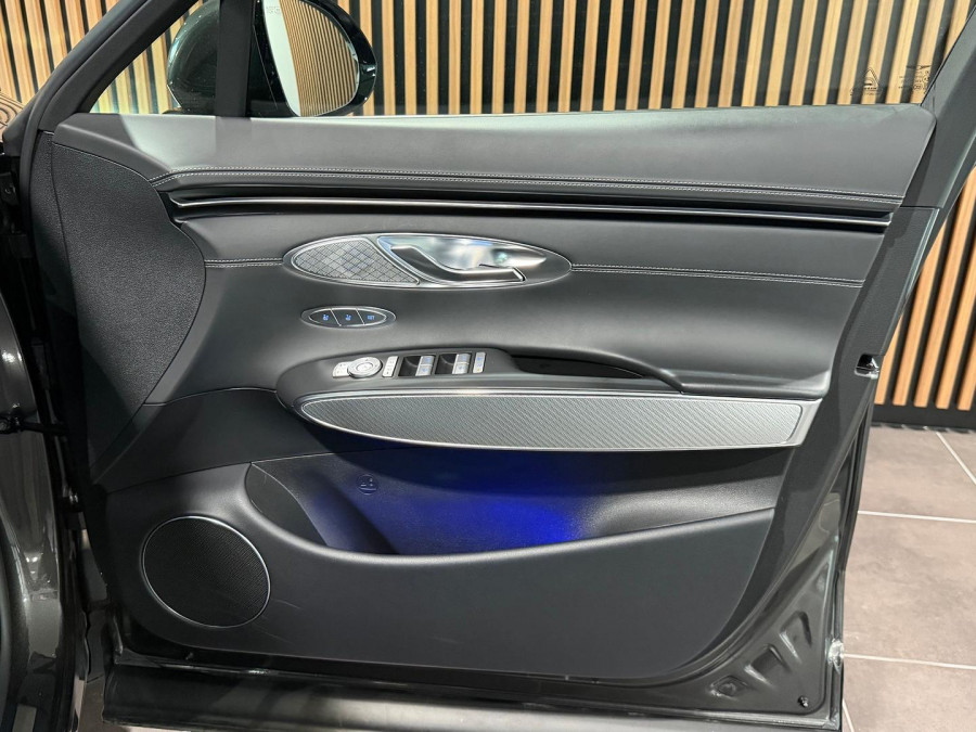 2024 Genesis GV70 JK.V2 3.5T AWD Sport SUV Image 11