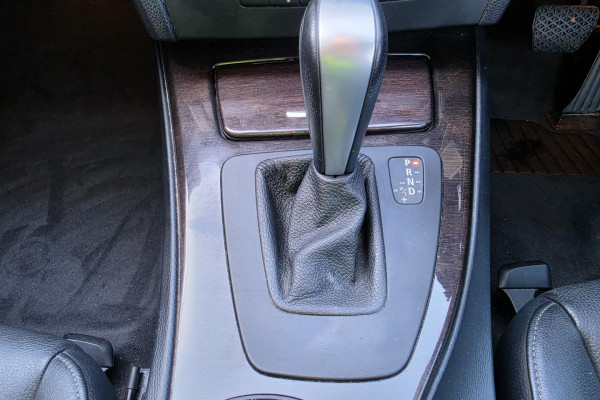 2011 BMW 3 Series E90 320i M Sport Sedan Image 19