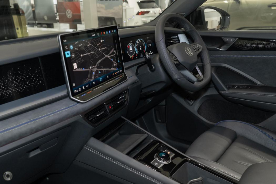 2025 MY26 Volkswagen Tayron R4 195TSI R-Line SUV Image 8