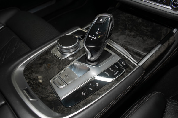 2018 BMW 7 Series 30d Sedan Image 19