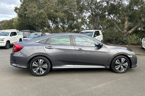2018 Honda Civic 10th Gen VTi-L Sedan Image 10