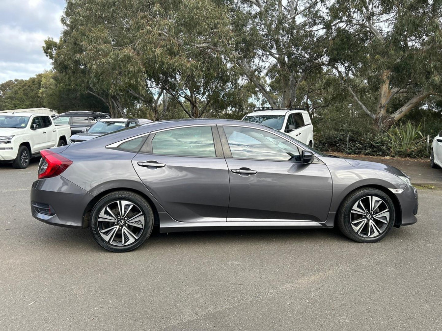 2018 Honda Civic 10th Gen VTi-L Sedan Image 10
