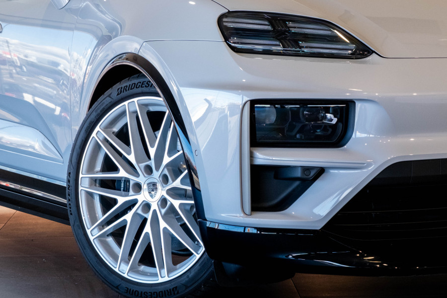 2024 MY25 Porsche Macan SUV