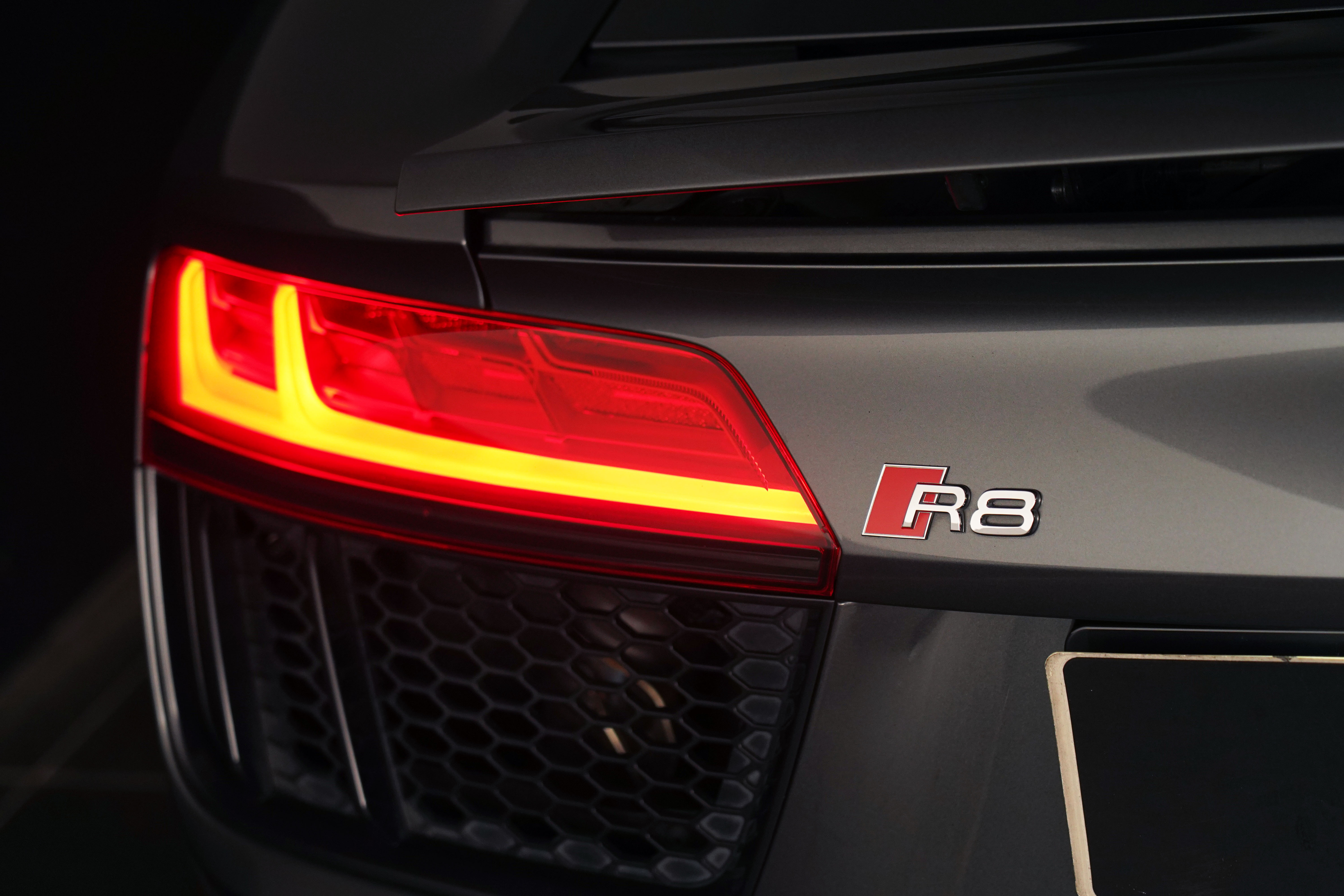 2018 Audi R8 V10 RWS  Coupe Image 32