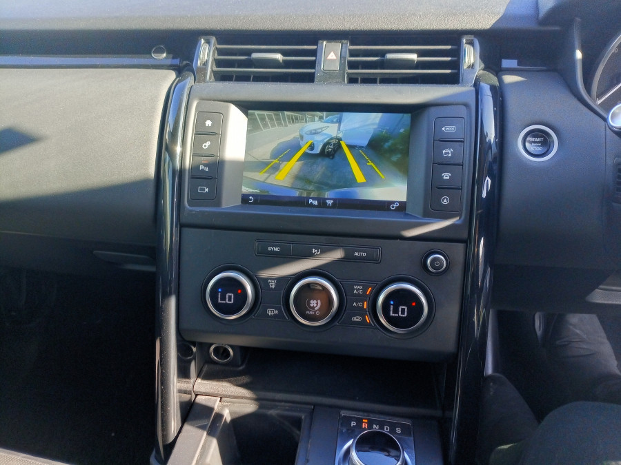 2017 Land Rover Discovery Series 5 SE SUV Image 11