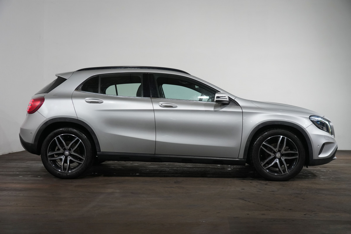 2017 Mercedes-Benz GLA-Class 180 SUV