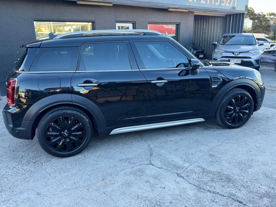 2021 MINI Countryman F60 LCI C Classic SUV Image 4