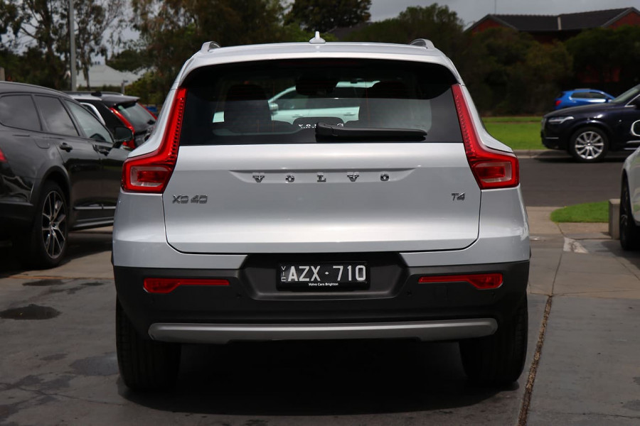 2020 Volvo XC40 XZ T4 Momentum Suv