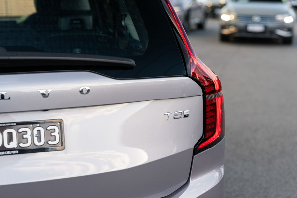 2025 MY26 Volvo XC90 L Series Plus T8 Plug-in Hybrid Dark SUV Image 22