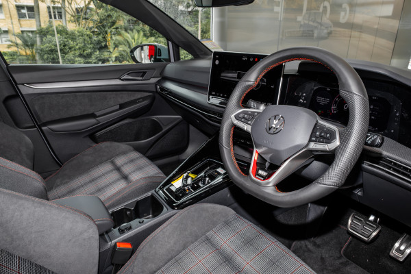 2025 Volkswagen Golf 8.5 GTI Hatch Image 7