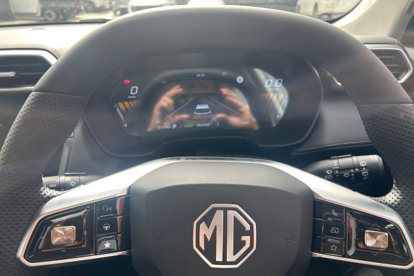 2026 MY26.5 MG ZS MGNZSHEVESSEB Essence Hybrid+ SUV Image 9